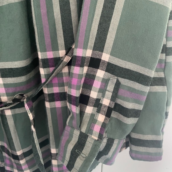 Paisley sky maternity top, green check pattern size medium - Picture 4 of 5